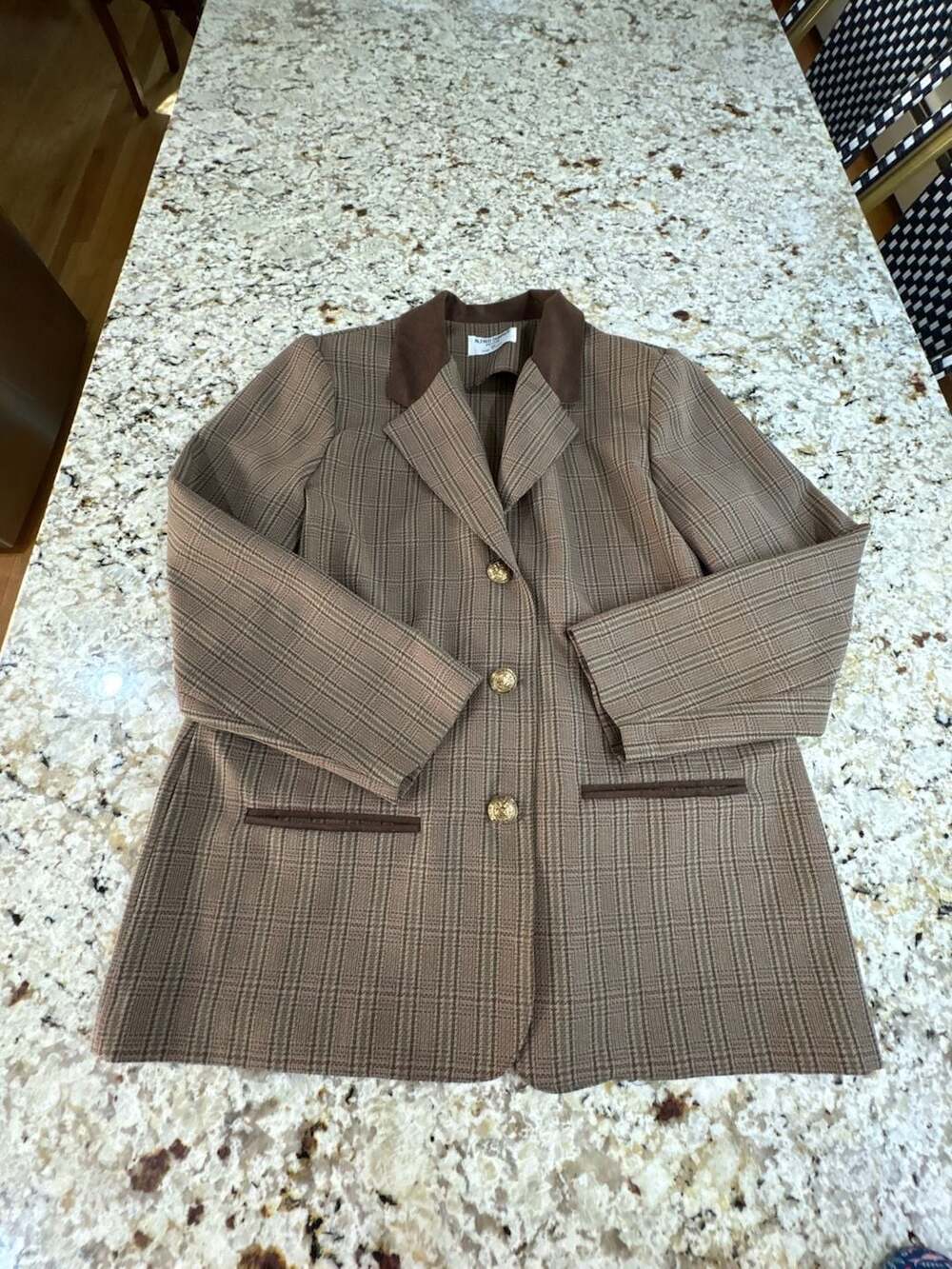 Alfred Dunner Plaid Blazer Size 12 Petite Brown Velvet Collar